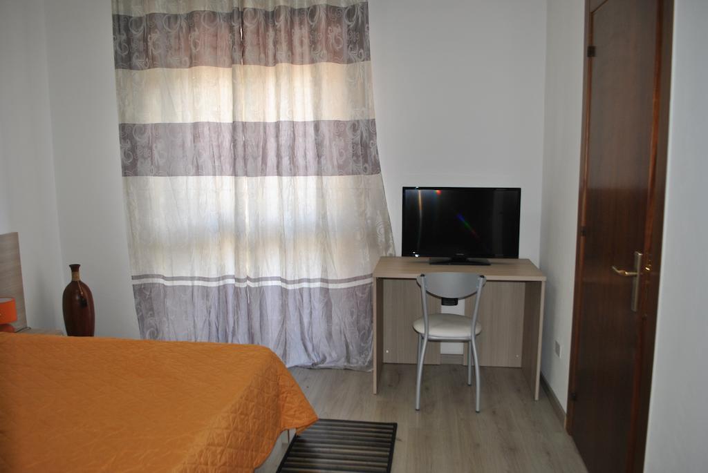 Raxul Room Sestu Quarto foto